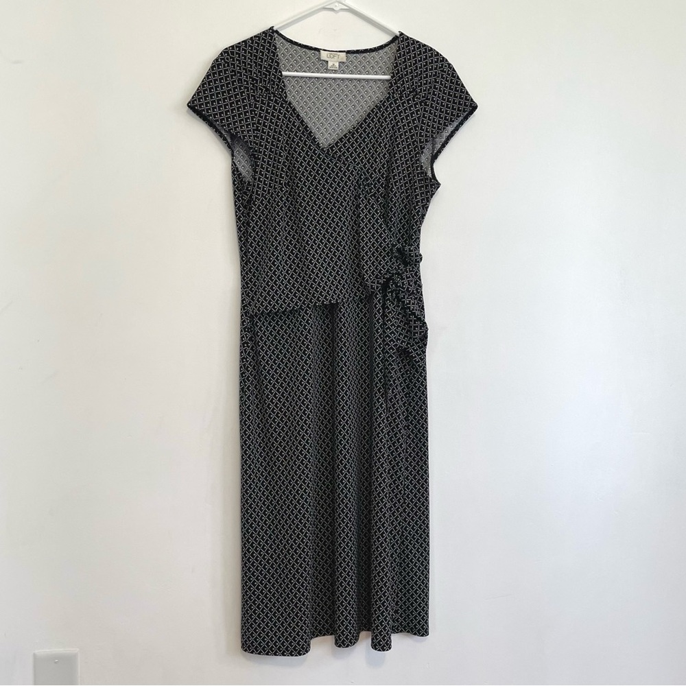 ANN TAYLOR LOFT Black White Geo Geometric Short Sleeve Midi Surplice Wrap Dress